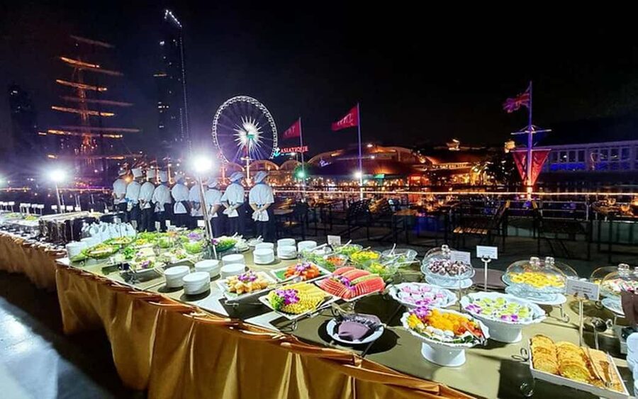 Bangkok: Luxury White Sunset or Dinner Cruise with Beer - Who will enjoy this cruise most
