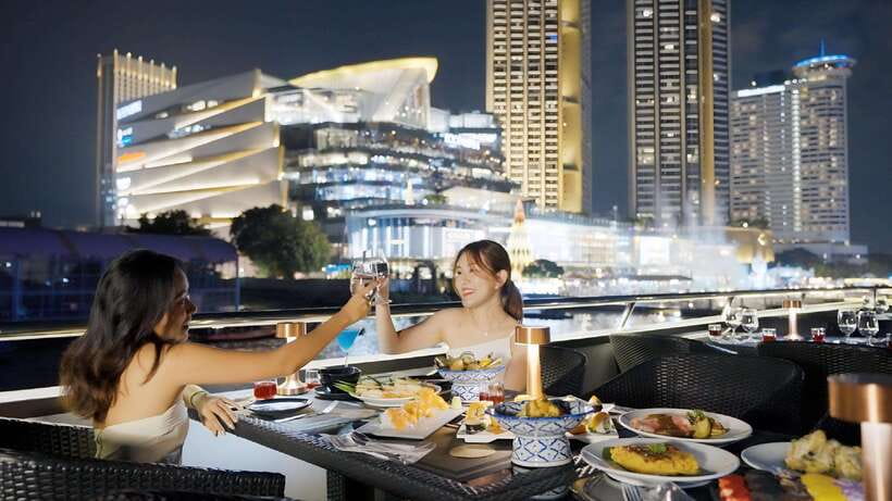 Bangkok: Opulence Luxury Dinner Cruise with Hotel Transfer - What the evening is really like at ICONSIAM