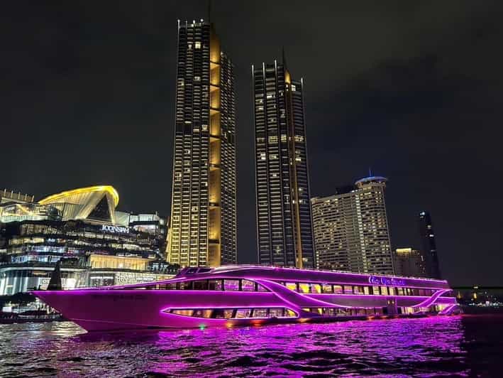 Bangkok: Opulence Luxury River Dinner Cruise - The buffet: plenty of food, with a few limits