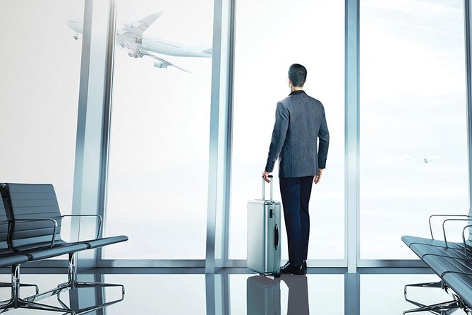 Bangkok Suvarnabhumi Airport (BKK) VIP Fast-Track Service - Meeting your assistant at the end of the jetway