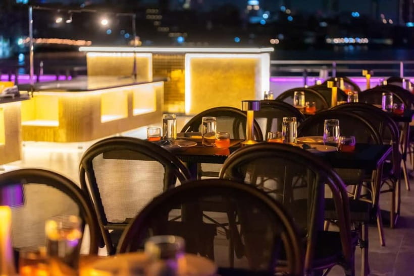Bangkok: The Newest Luxury 5-Star Bangkok Chao Phraya Cruise - What reaches the buffet table