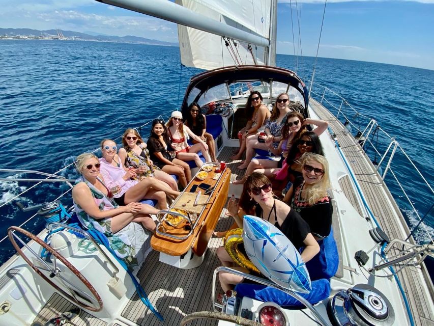 Barcelona: Private Luxury Sailing Tour - Seeing Barcelona from a private yacht