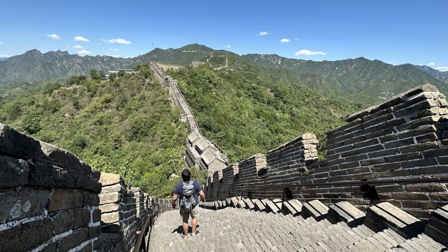 Beijing:Mutianyu/Badaling Great Wall Tour with VIP Fast Pass - The guide is a major part of the value