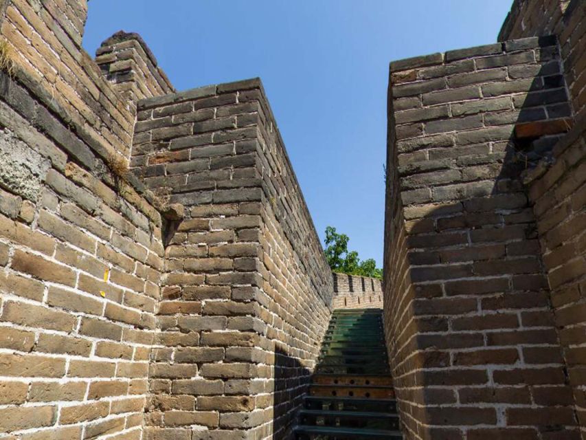 Beijing:Mutianyu/Badaling Great Wall Tour with VIP Fast Pass - Early starts make the VIP package work harder