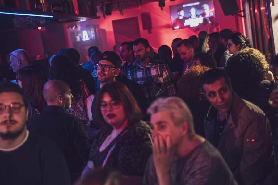 Berlin: Pub Crawl & Party with Free Shots & VIP Club Access - Practical details that affect the night
