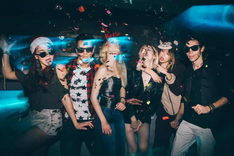 Berlin: Pub Crawl & Party with Free Shots & VIP Club Access - The final club and VIP entry