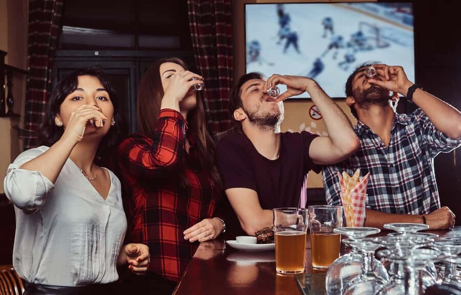 Berlin: Pub Crawl & Party with Free Shots & VIP Club Access - Starting in Mitte with a guide