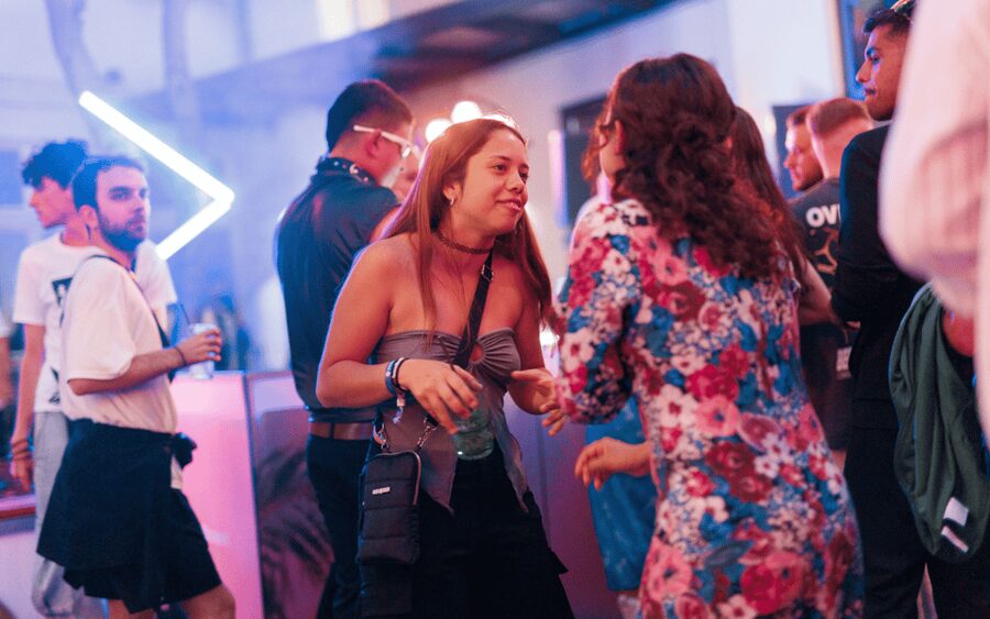 Berlin: Pub Crawl with Shots and VIP Club Entry - Key points at a glance