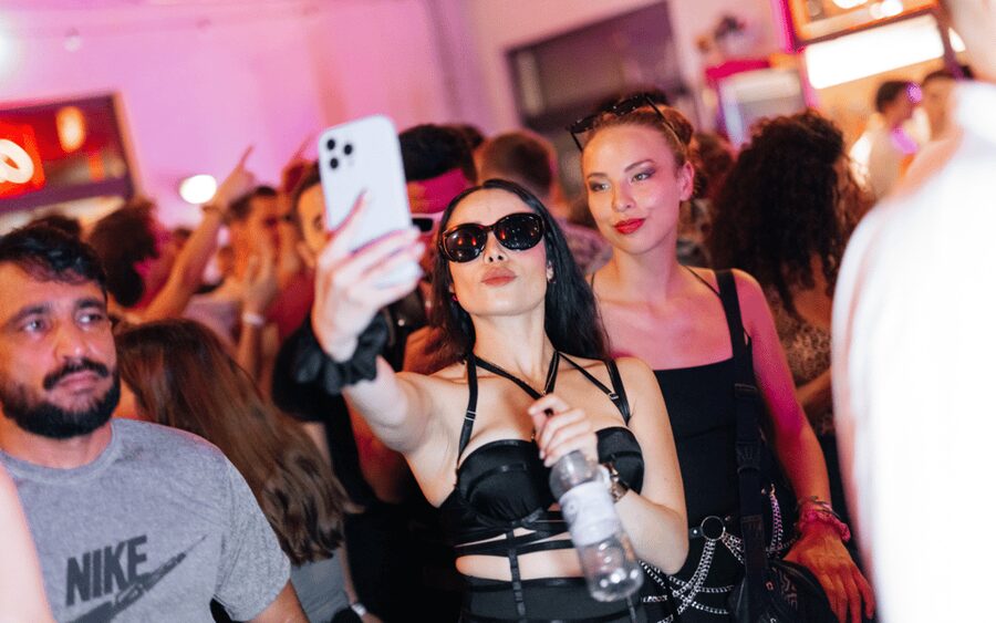 Berlin: Pub Crawl with Shots and VIP Club Entry - From Mitte bars to Friedrichshain nightlife