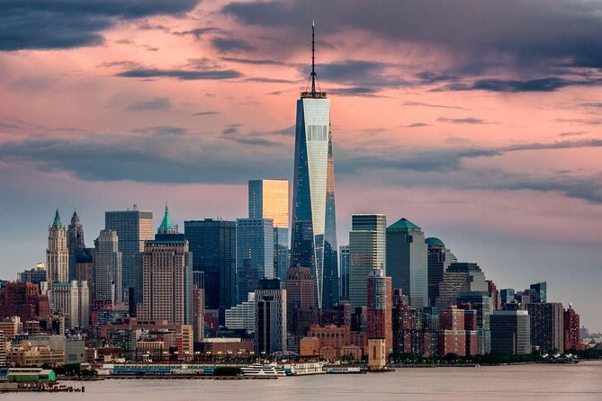 Best Private Luxury Daytime Boat Tour in New York City - 2 Hour - What your captain adds to the two hours
