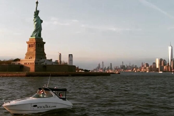 Best Private Luxury Daytime Boat Tour in New York City - 2 Hour - Comfort, music, food, and the weather question