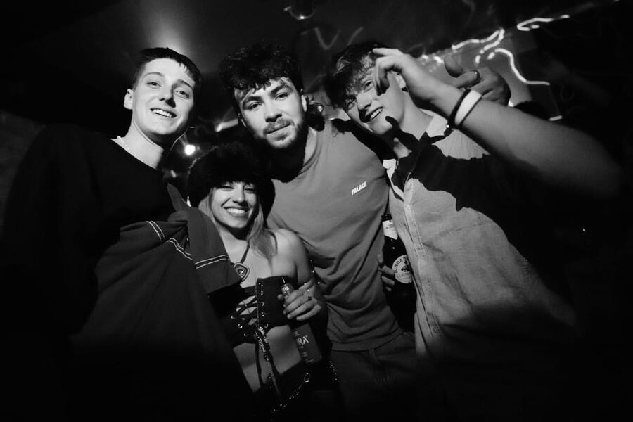 Big Hamburg Pubcrawl - Shots, Games & VIP Bundle - Three bars, three different chances to meet people