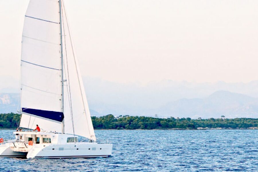 Big Island: Luxury Catamaran Trip along the Kona Coast - Why the Kona coast is better from the water