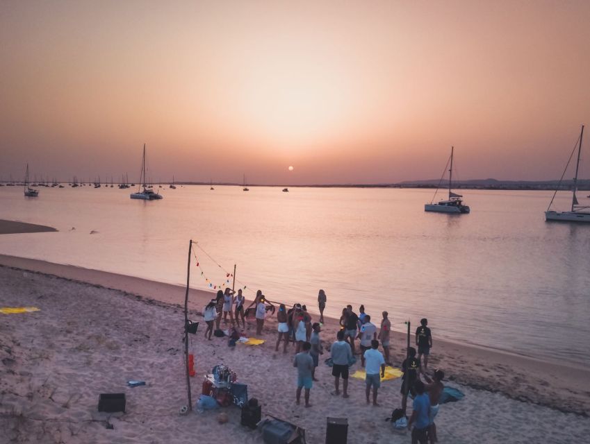 Boat in Algarve - Luxury Catamaran - Portimão - Swimming, paddleboarding, music, and sunbathing
