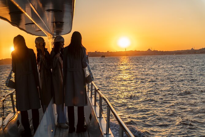 Bosphorus Sunset Cruise on Luxury Yacht with Transfers - Meeting in Kabataş and getting aboard