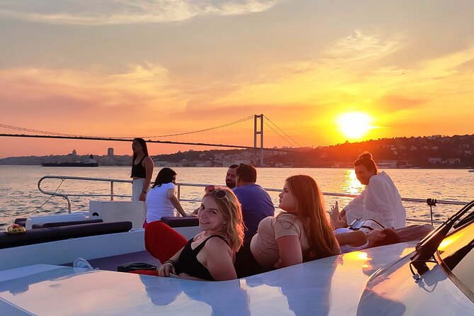 Bosphorus Sunset Yacht Experience: Istanbul’s Best - Returning through the Golden Horn and toward Maiden’s Tower