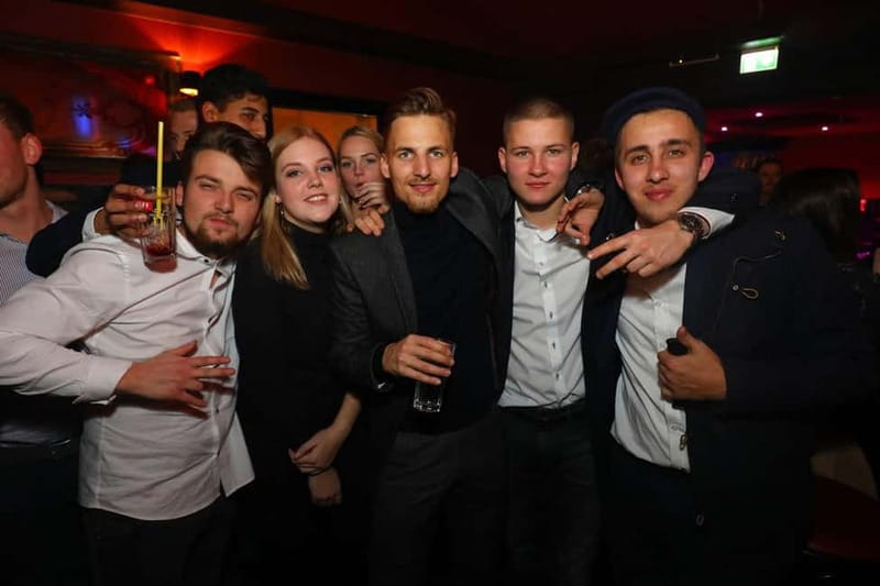 Bratislava: Pub Crawl with VIP Entry, Free Shots & Beer - The first round: a quick way to meet the group