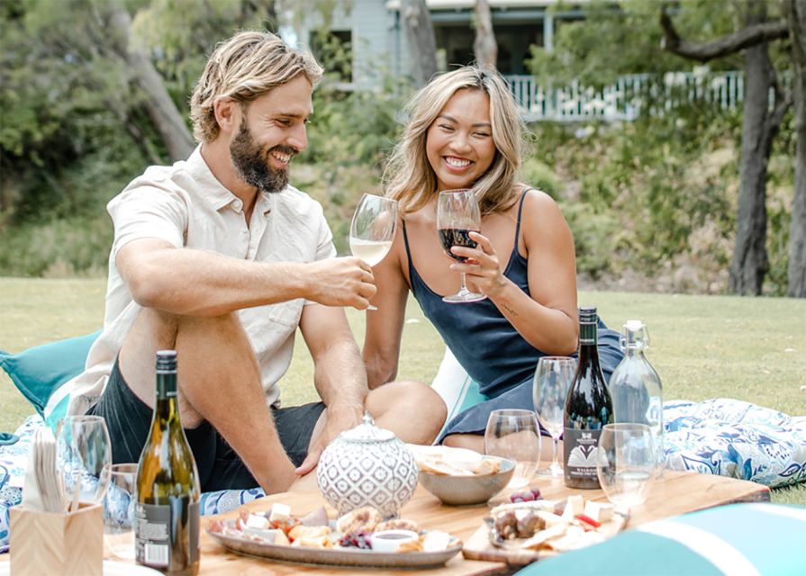 Brookland Valley: Luxury Estate Picnic for 2 - What Lands on the Grazing Spread