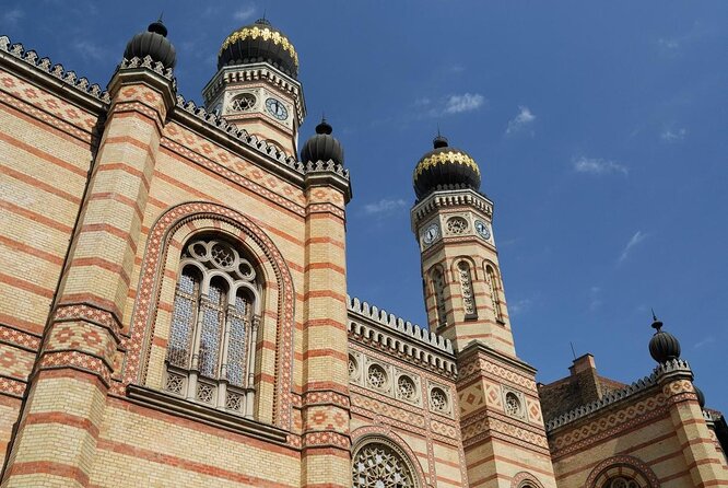 Budapest Private Luxury Sightseeing Tour with Guide and Transport - Heroes’ Square, Vajdahunyad Castle, and Széchenyi Bath
