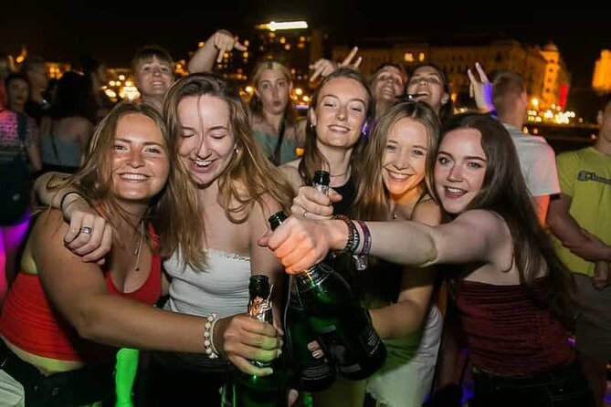 Budapest: Pub Crawl & Ruin Bar Tour – Free Shots & VIP Entry - Why this crawl works in Budapest