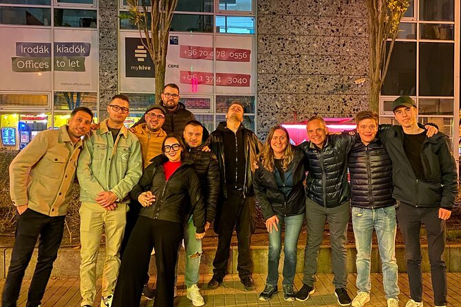 Budapest: Pub Crawl & Ruin Bar Tour – Free Shots & VIP Entry - Füge Udvar brings the ruin-bar energy