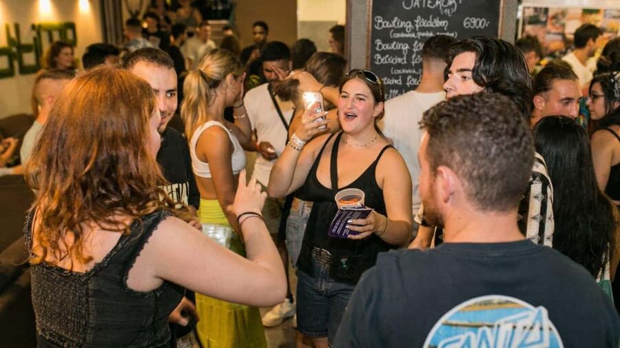 Budapest: Unmissable Bar Crawls with Shots & VIP Club Entry - What happens on the Ultimate Pub Crawl