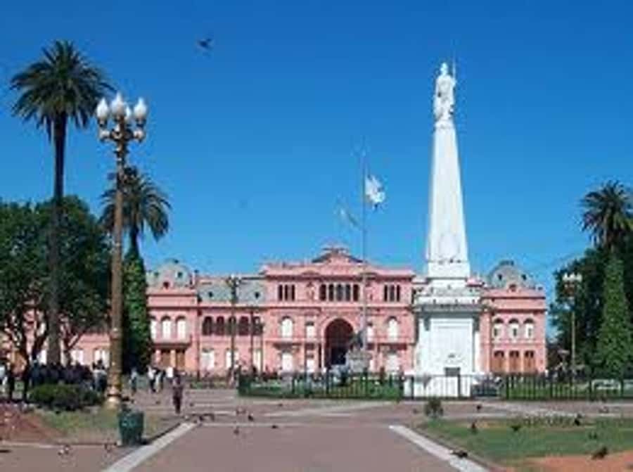 Buenos Aires City Tour with Luxury Lunch - Seeing Buenos Aires in one compact outing