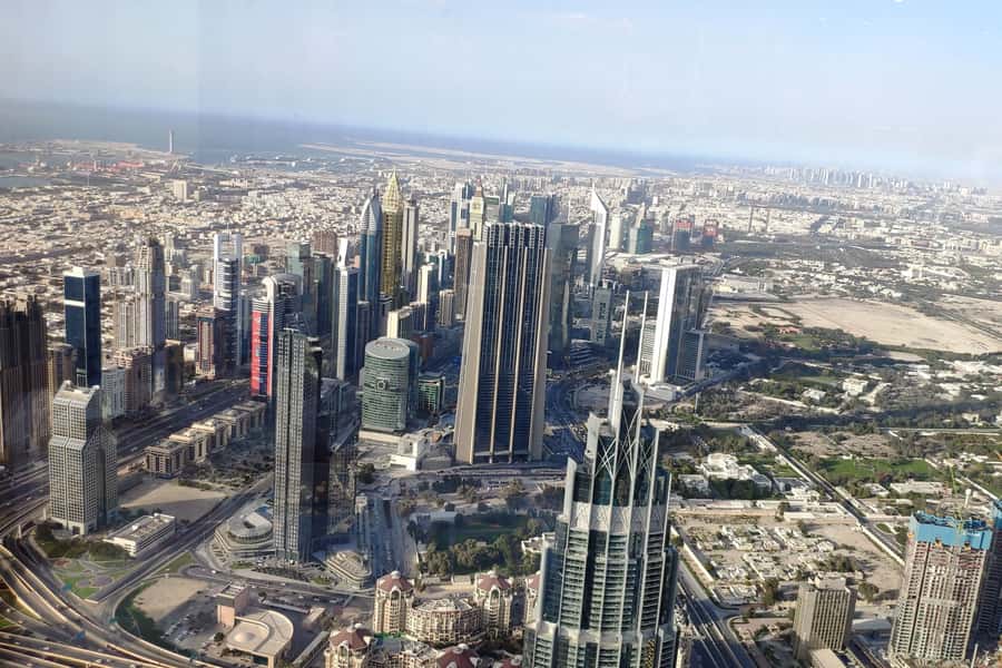 Burj Khalifa VIP Lunch – Michelin Dining & Porsche Transfer - Champagne, tea, dessert, and the drink package