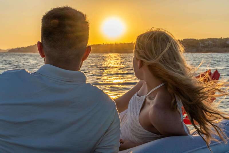 Cabo San Lucas: Luxury Yacht Cruise - Snorkeling at Santa Maria or Chileno Bay