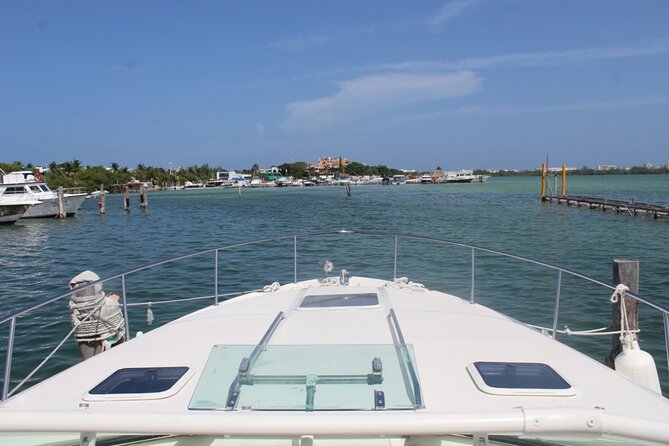 Cancun Bay Private 2-Hour on a Luxury Yacht - The onboard drinks and music setup