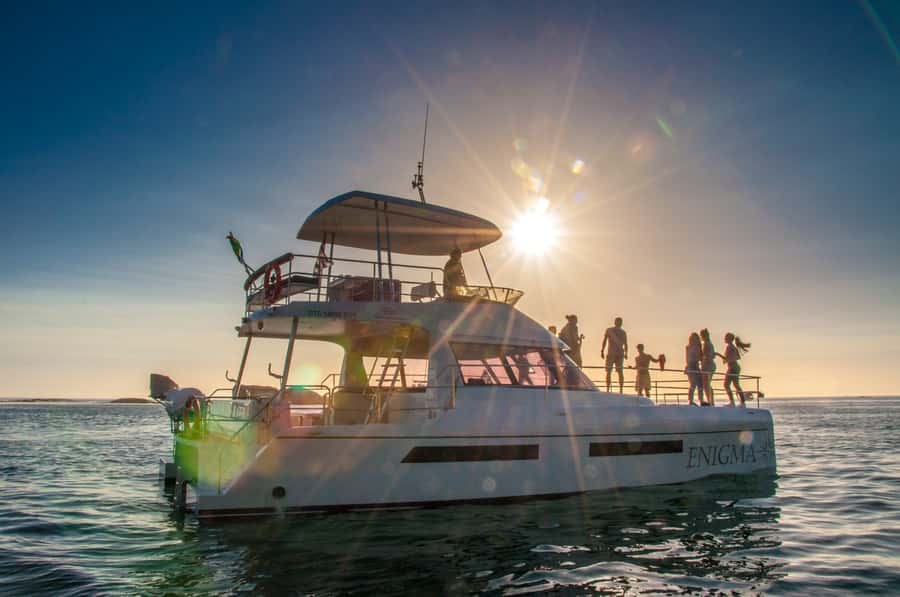 Cape Town: 1.5-Hour Luxury Sunset Cruise with Prosecco - Two glasses of Prosecco and a social mood