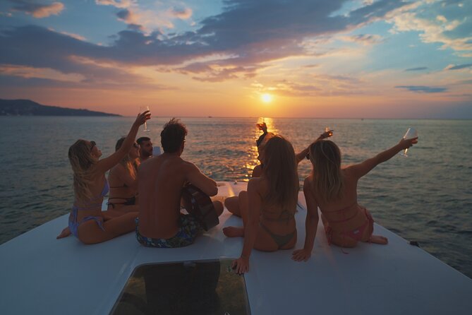 Capri Private luxury Boat Tour - White Grotto and the first look at Capri’s coast