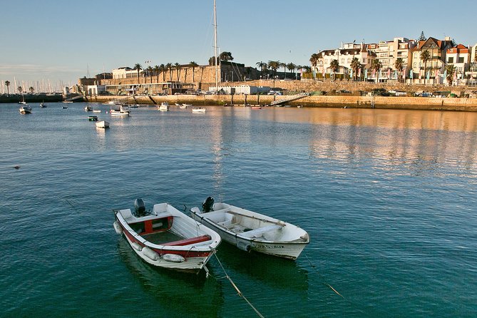 Cascais: Glamour and Decay by The Lisbon Coastline - Private Tour - Santa Marta Lighthouse Museum