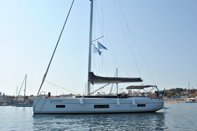 Cascais Private Luxury Sunset 2h Cruise with a drink - Wine, conversation, and a relaxed private mood
