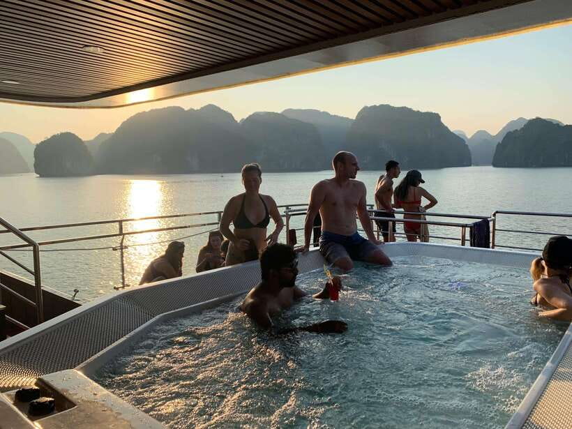 Cat Ba Island: Lan Ha Bay Full-Day with Luxury Cruise - How comfortable is the luxury cruise?