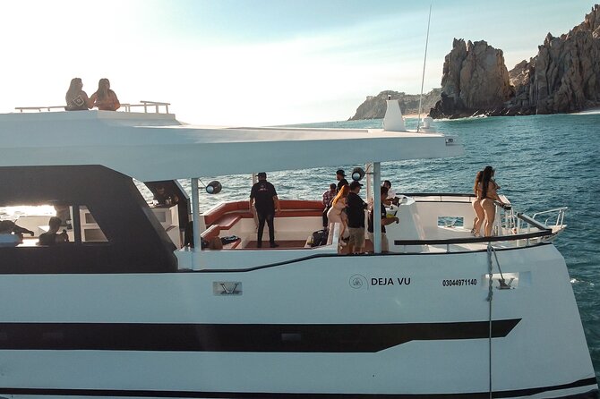 Catamaran - Luxury Private Tour - Meeting the Boat at Cabo Marina