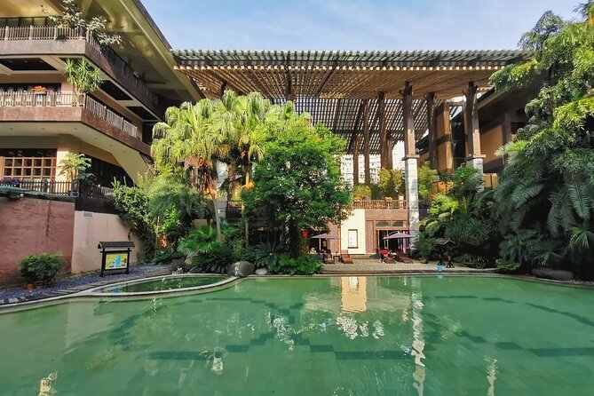 Chongqing Luxury Hot Spring and Massage Luxury Meal Private Tour - A Chinese-style massage in a private room