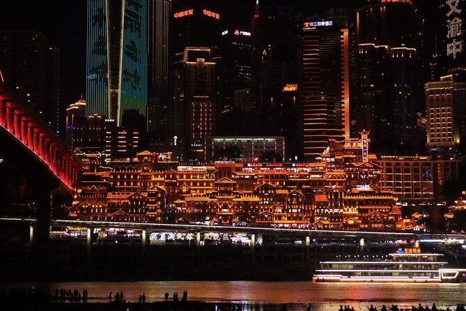 Chongqing private luxury city tour: Must-sees All in One - Liziba Station and the train through the building