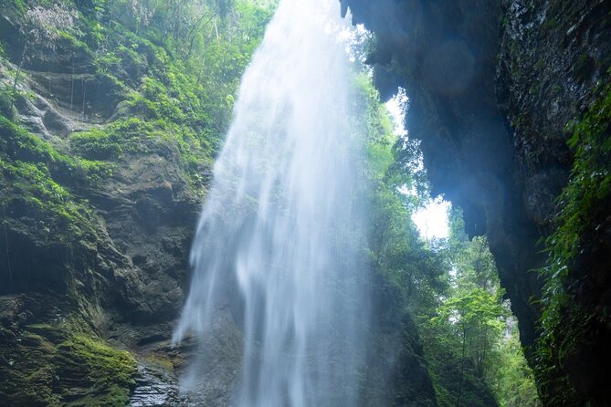 Chongqing Wulong: All inclusive luxury private trip to 2 spots - The Wu River drive back to Chongqing