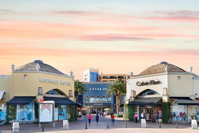 Citadel Outlets Transfer from Anaheim with VIP Lounge, storage & LAX Drop-Off - Checking in at the Citadel VIP Lounge