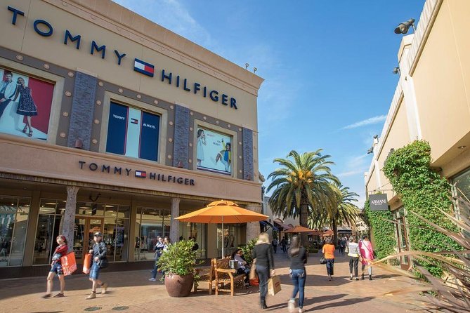 Citadel Outlets Transfer from Anaheim with VIP Lounge, storage & LAX Drop-Off - Four to eight hours, with a late flight in mind