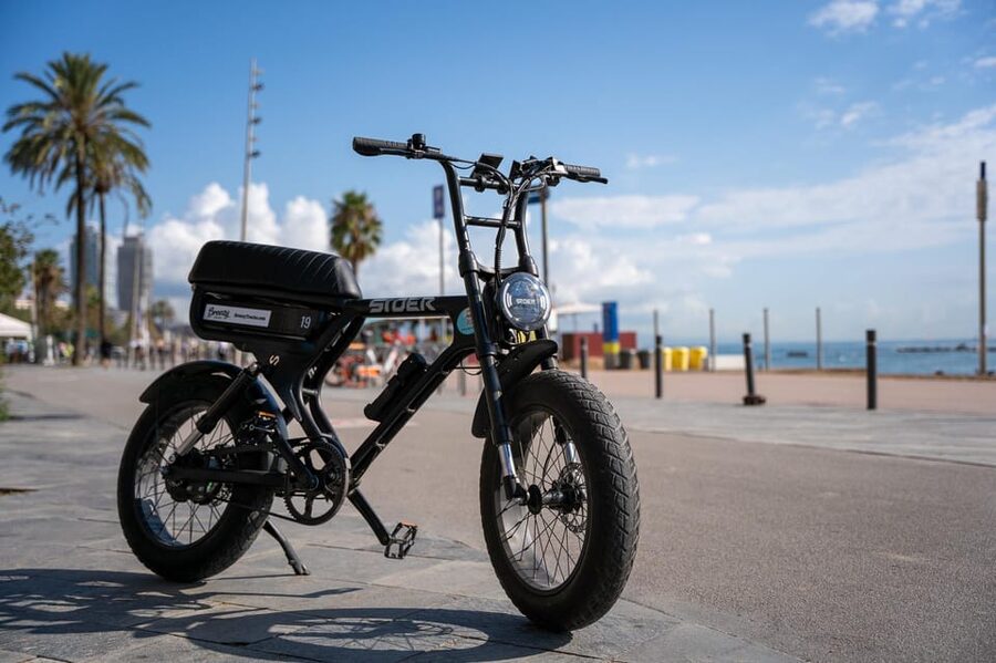 City Highlight Tour on a Luxury (electrical) Fatbike - Starting with coffee, lockers, and a quick briefing