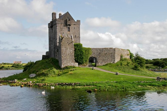 Cliffs of Moher Private Award Winning Luxury Mercedes Car Tour - The Cliffs of Moher, the day’s headline sight