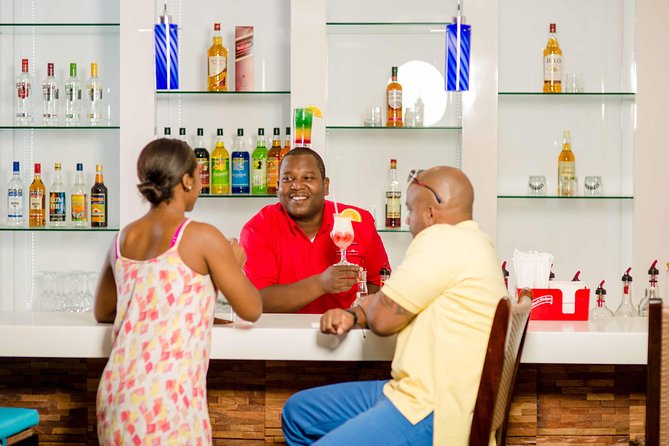 Club Mobay VIP Lounge Access and Round-Trip Airport Transfer - Departure day is where the lounge earns its keep