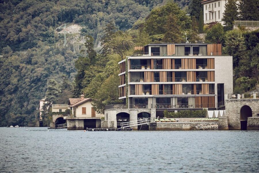 Como: Luxury Boat Tour on Lake Como - Mandarin Oriental, Villa Cagni Troubetzkoy, and Villa Olmo