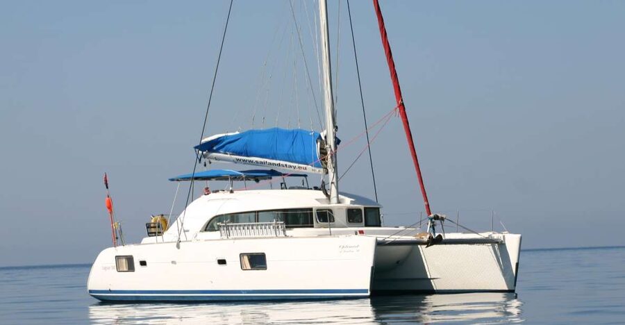 Costa Tropical: Luxury Catamaran Trip with Lunch - Lunch Served While You Enjoy the Water