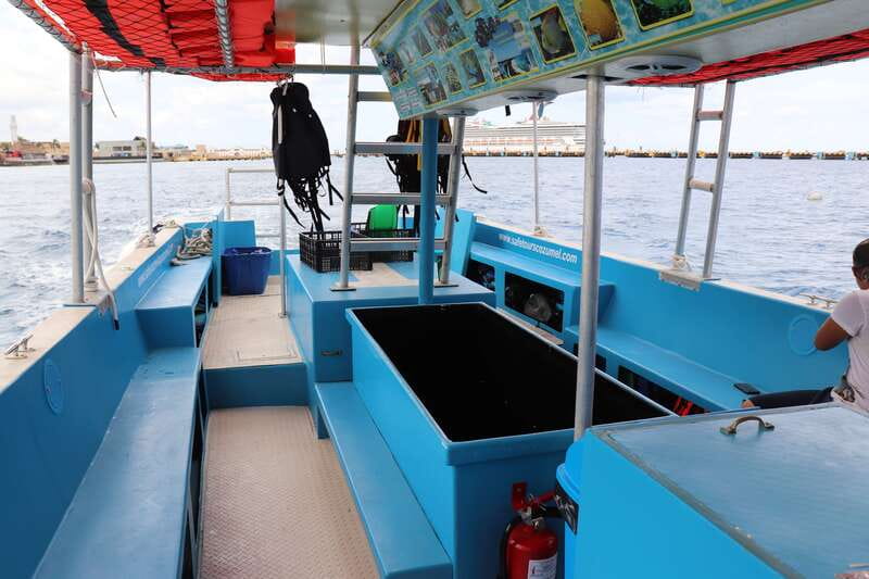 Cozumel: VIP Glass Bottom Boat & Snorkeling 3 Reefs Tour - What happens between the three reef stops