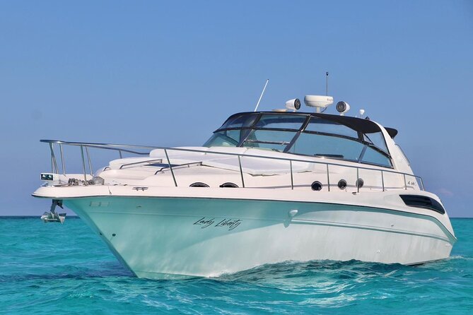 Cruise in Elegance: Luxury Yacht Rental in Cancun - Crew service and the private feel