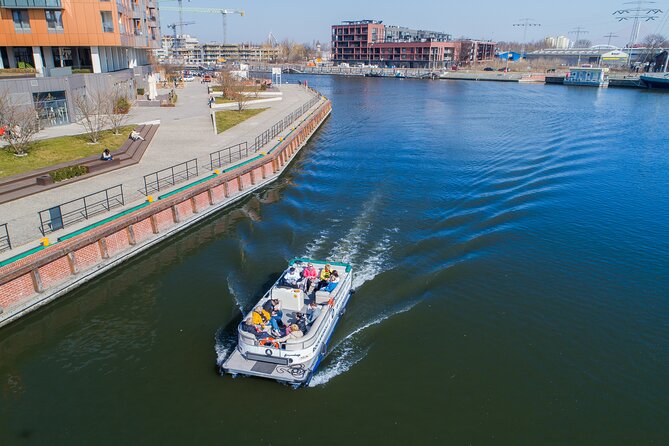 Cruises on the Motlawa River by a luxury catamaran - Gdańsk from the water side - Seeing Gdańsk from the Motława