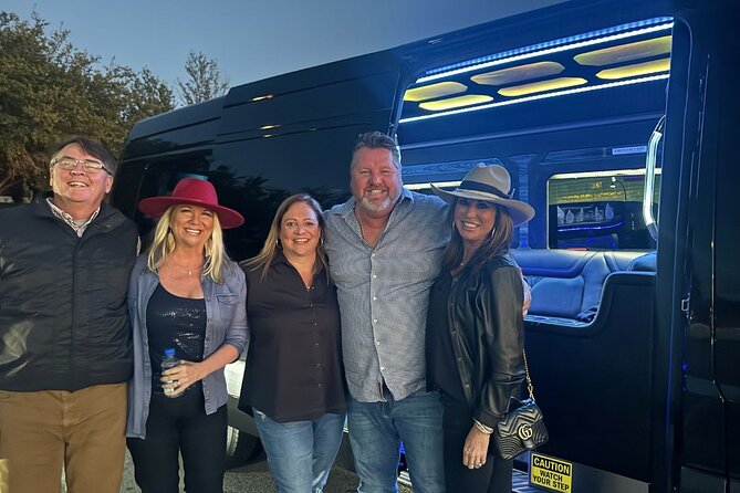 Dallas Private Airport and Hotel Luxury Transportation - Finding your driver after landing